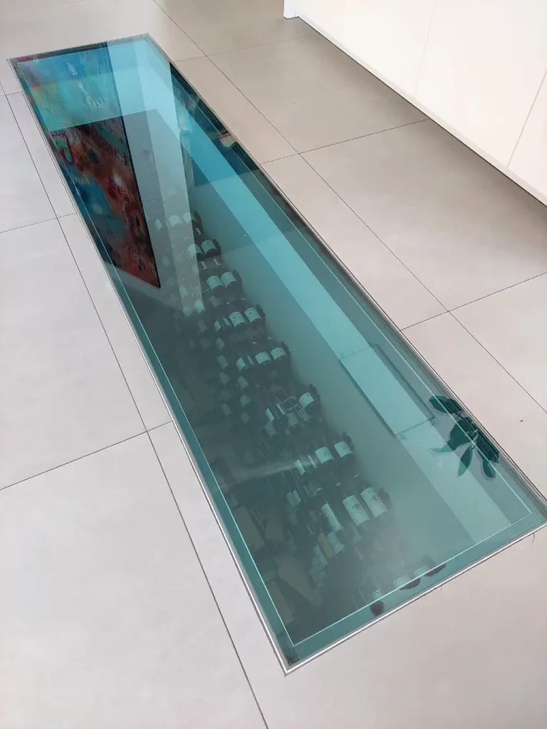 dalle de sol en verre sécurité trempé - découpe sur mesure et installation - cave à vin