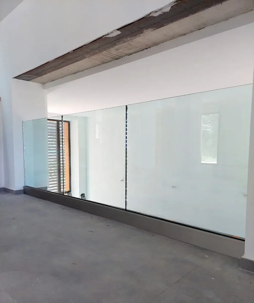 garde corps en verre maison architecte Le thor