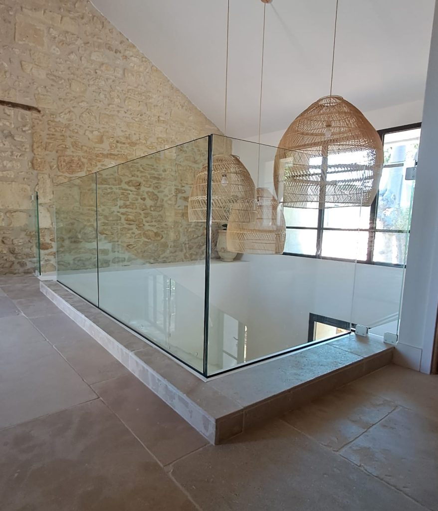 Garde-corps en verre, pour intérieur moderne